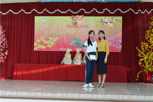 Xuân gắn kết - Tết sẽ chia